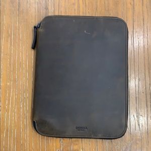 Shinola tech portfolio case